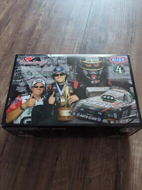 Limited Edition 2007 John Force / Eric Medlen Tribute 1:24 Scale NHRA Funny Car